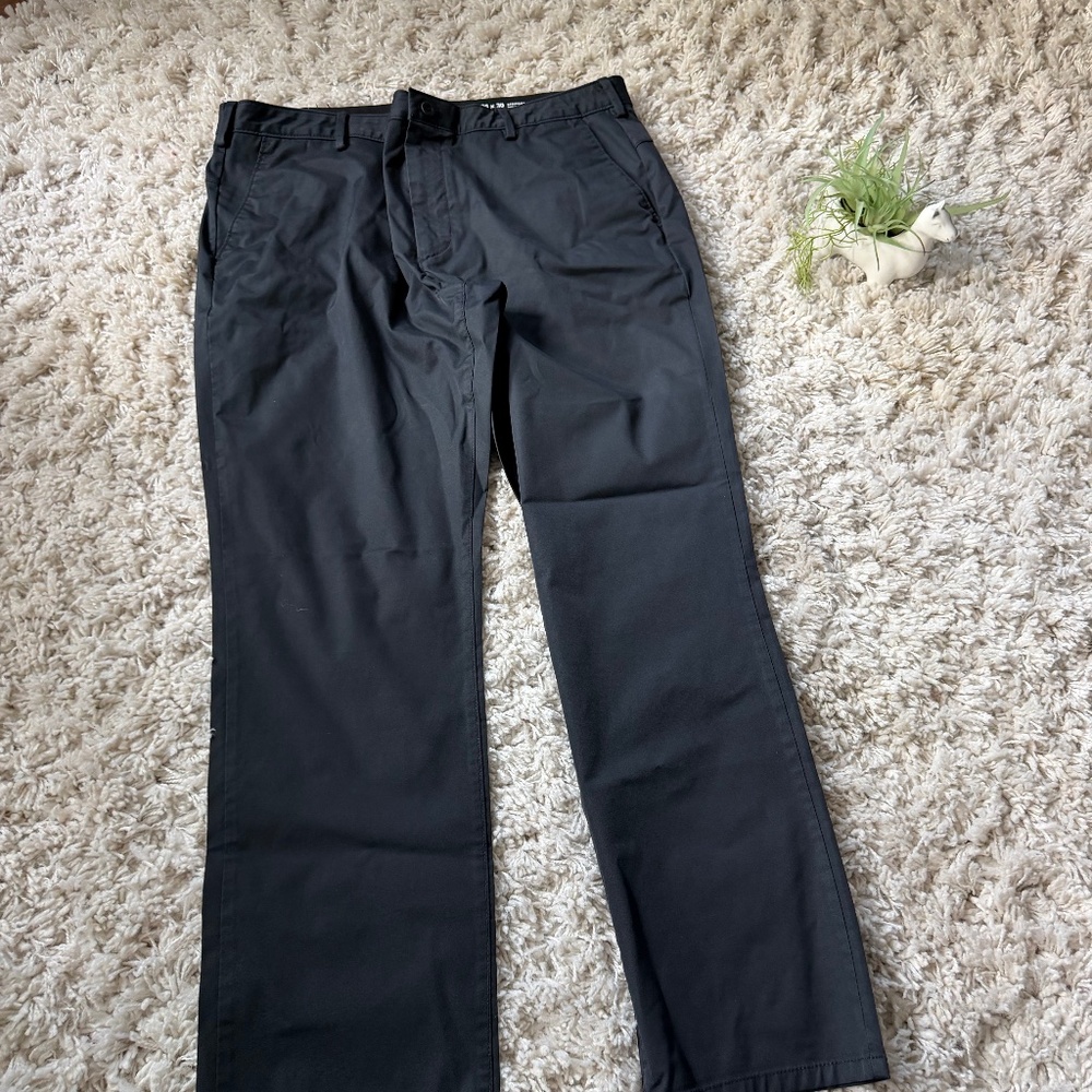 Men's Stylish izod advanced, straight fit Dark black pocketed, utility sleek pro